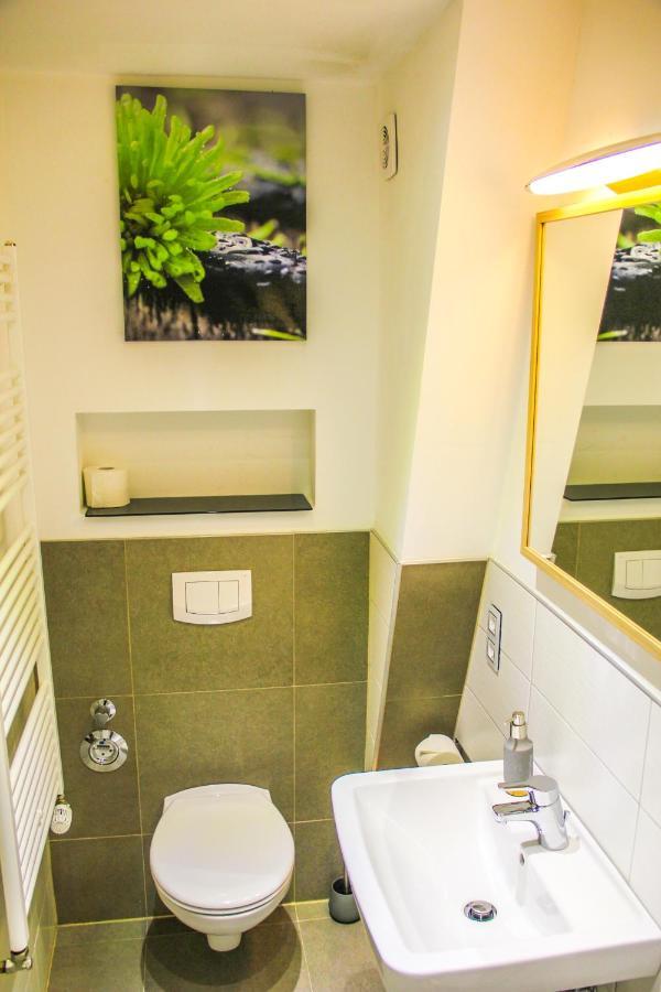Exklusive 2 Zi. Dachgeschosswohnung In Top Lage! BRE Exteriör bild